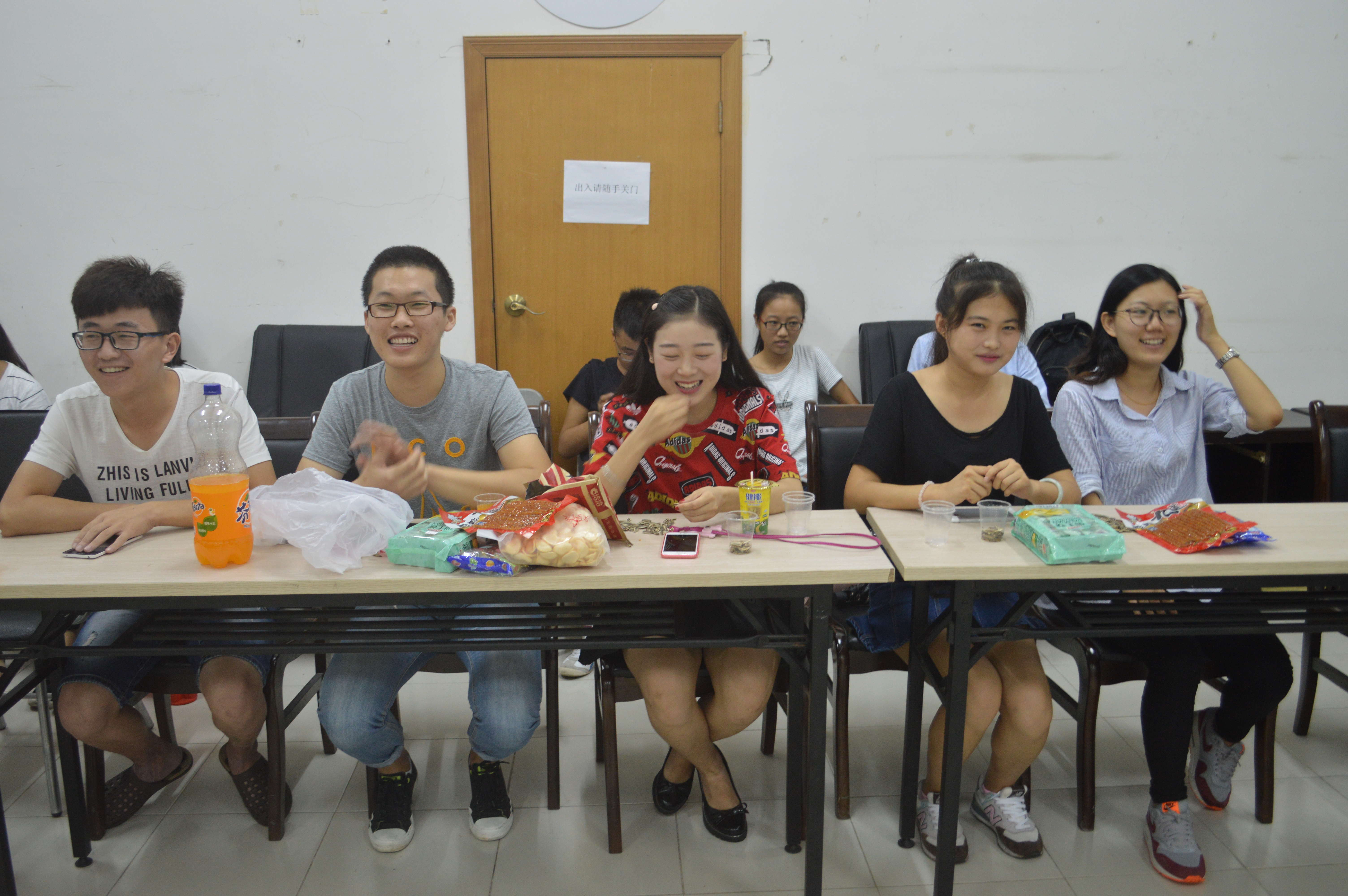 花样青春，活力团学——记数学与统计学院第66届团委学生会内部舞会