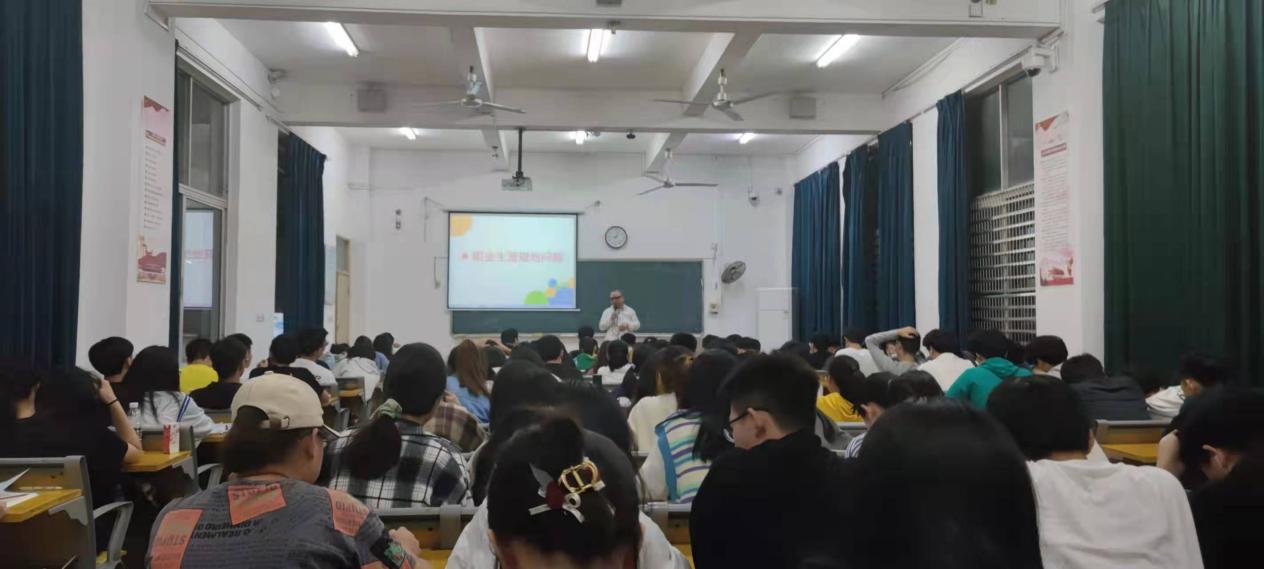 我院2021级新生入学教育进行时