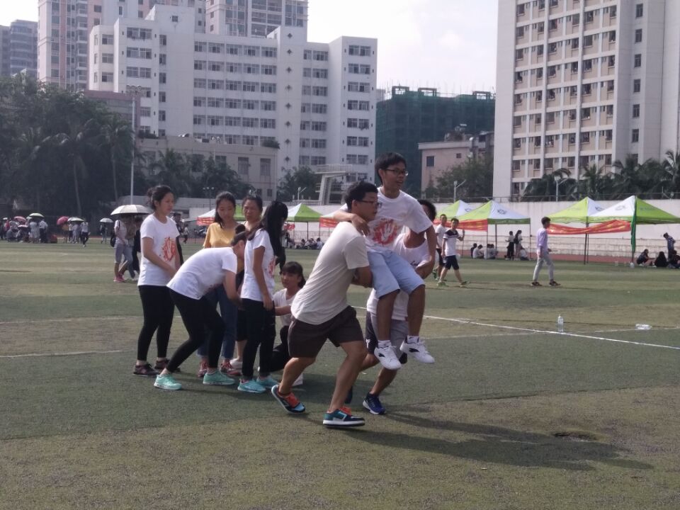阳光体育，快乐青春――记海南师范大学“最强班级争霸赛”趣味运动会