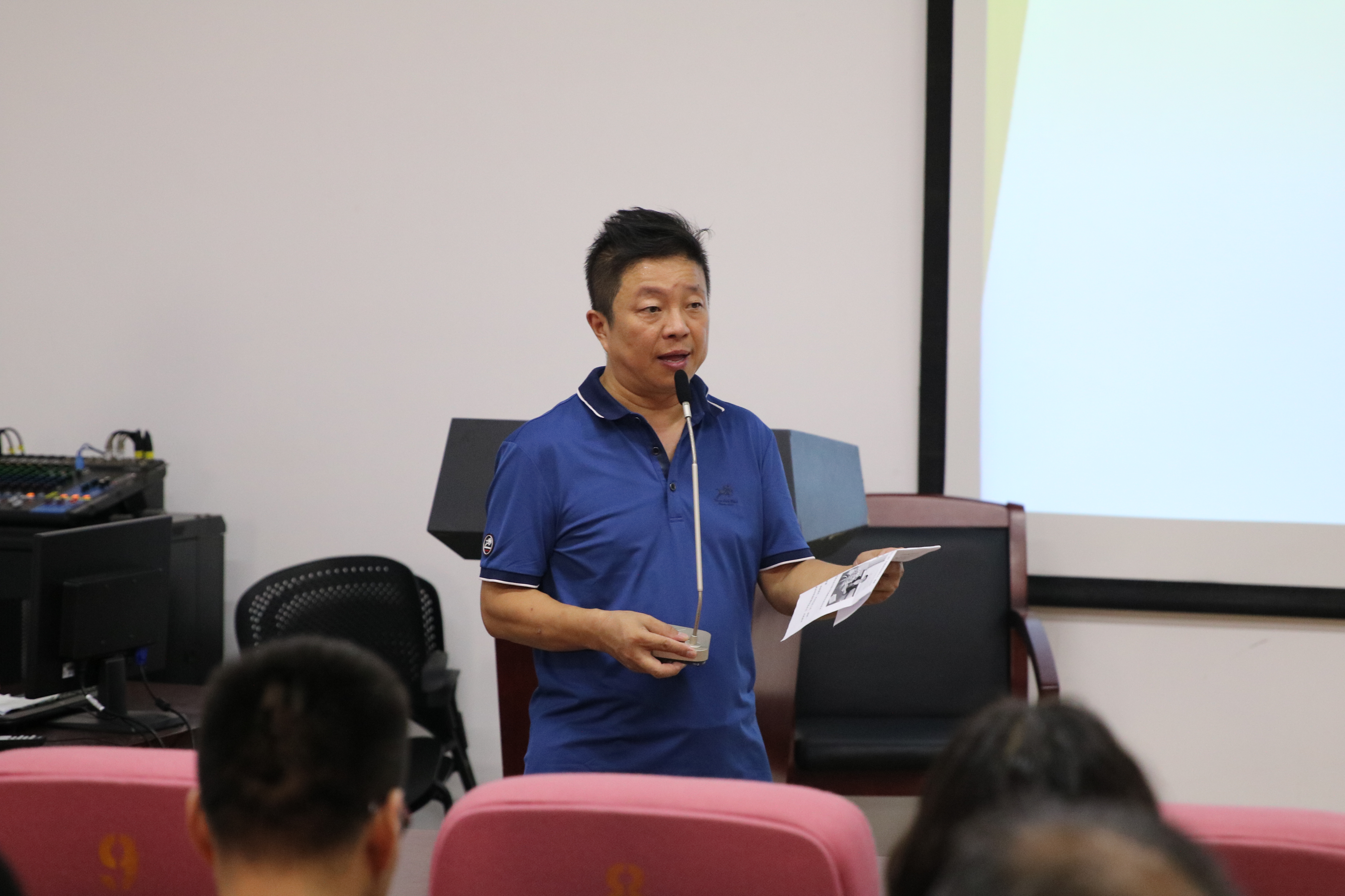 高等教育与基础教育的深度融合----名师下乡系列活动