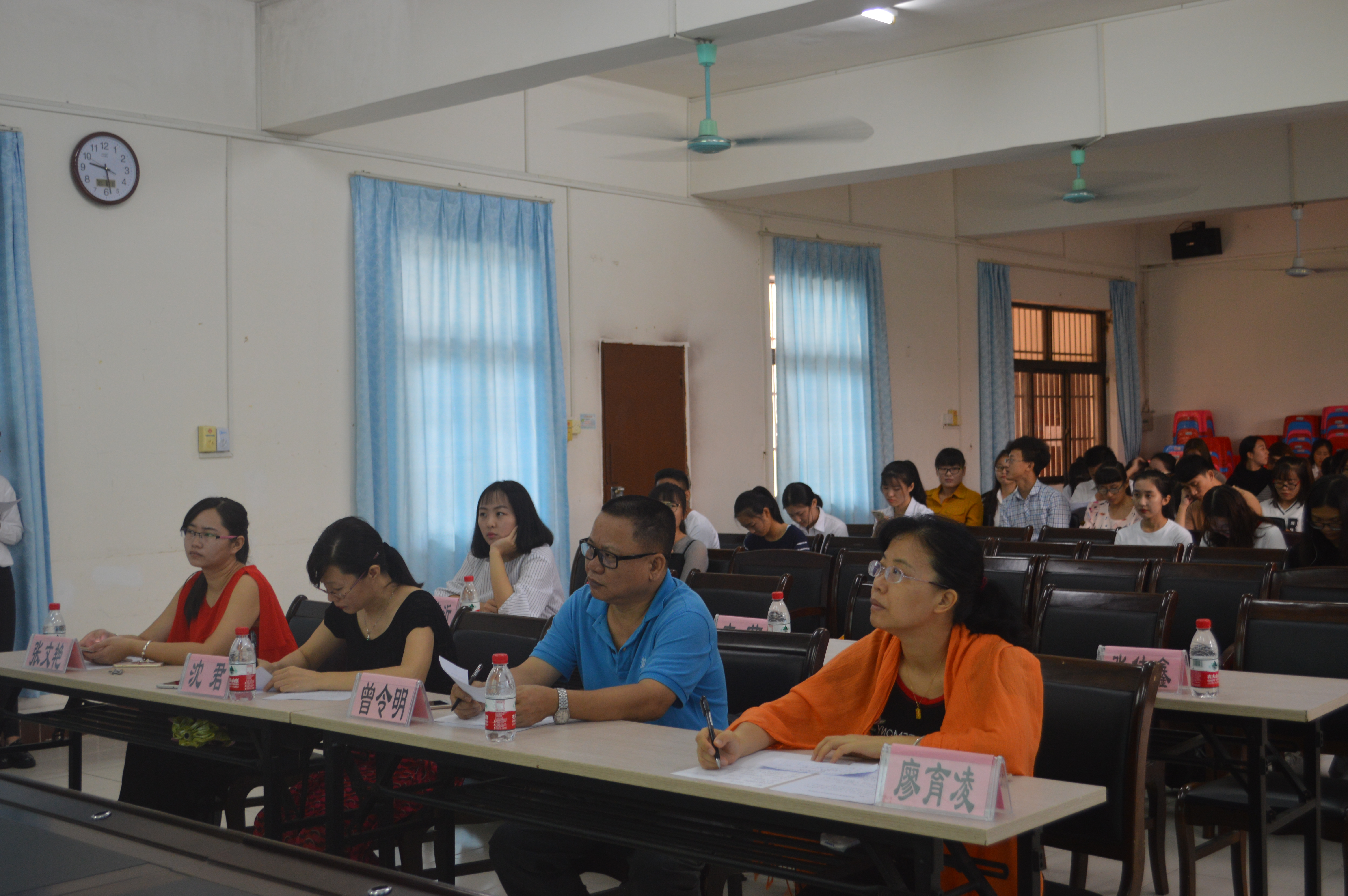 展现自我，争创新高——记海南师范大学数学与统计学院教师技能大赛之模拟课堂