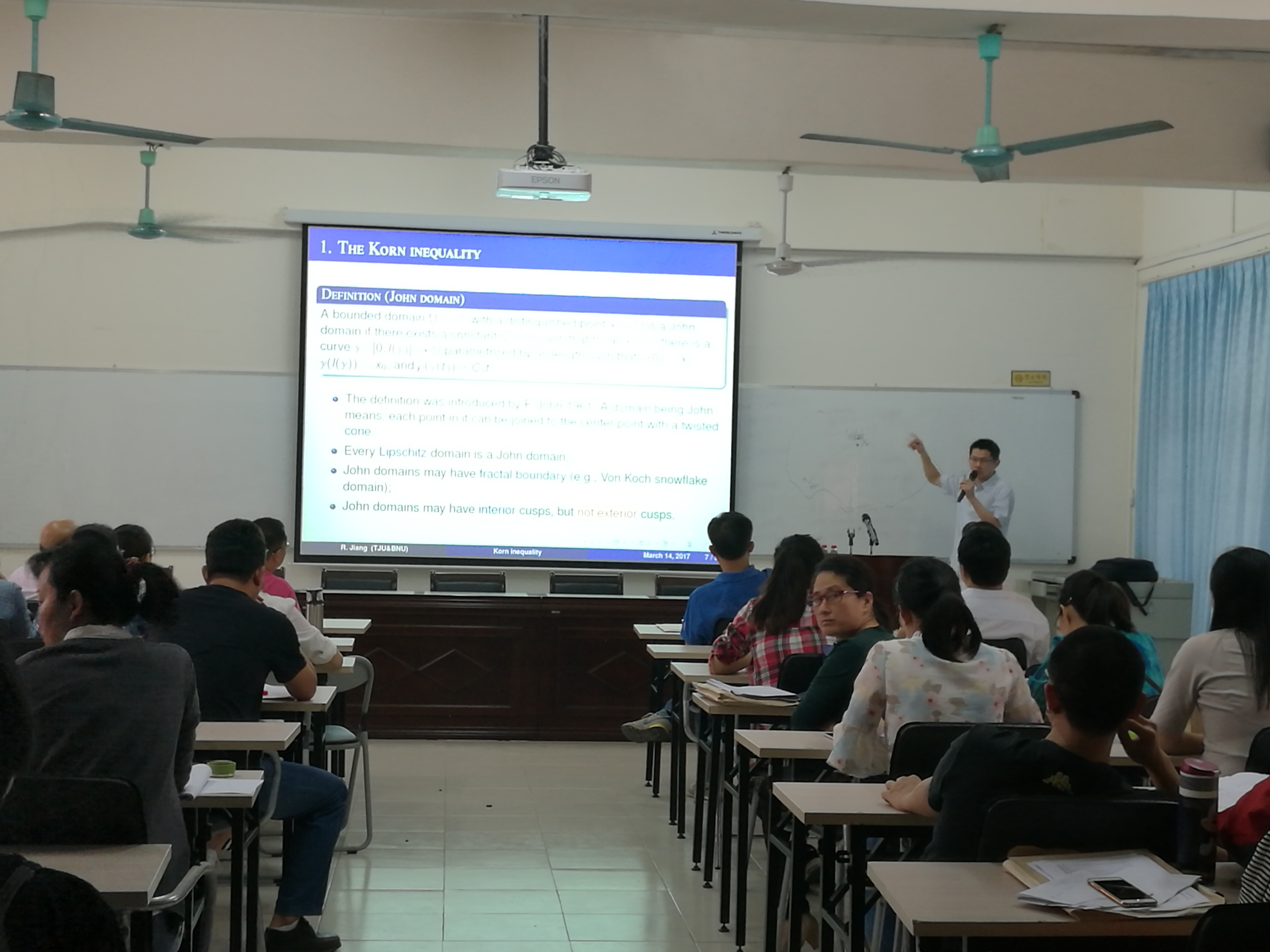 北京师范大学数学科学学院蒋仁进教授受邀到我校作学术报告