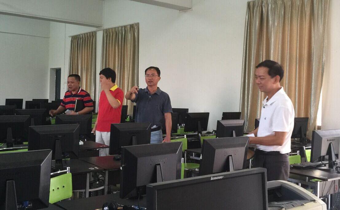 数学与统计学院：成立“双创”工作领导小组 种绿植美化环境