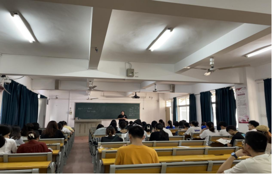 数学与统计学院2023届就业沙龙系列活动