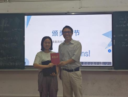 我院顺利开展数学文化节系列活动之 “数学之星”最强争霸赛复决赛