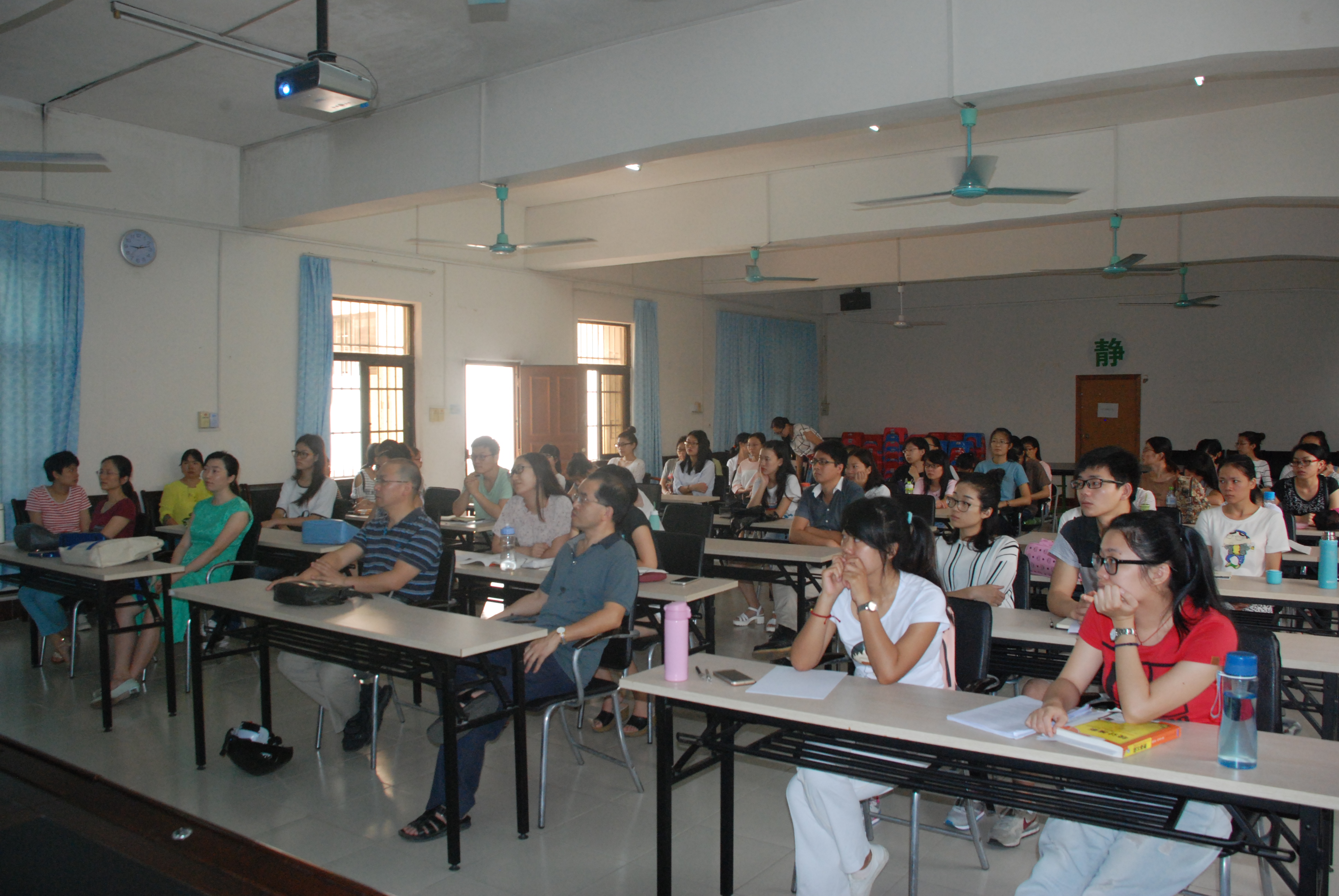 宁波诺丁汉大学温从华教授来我校讲学