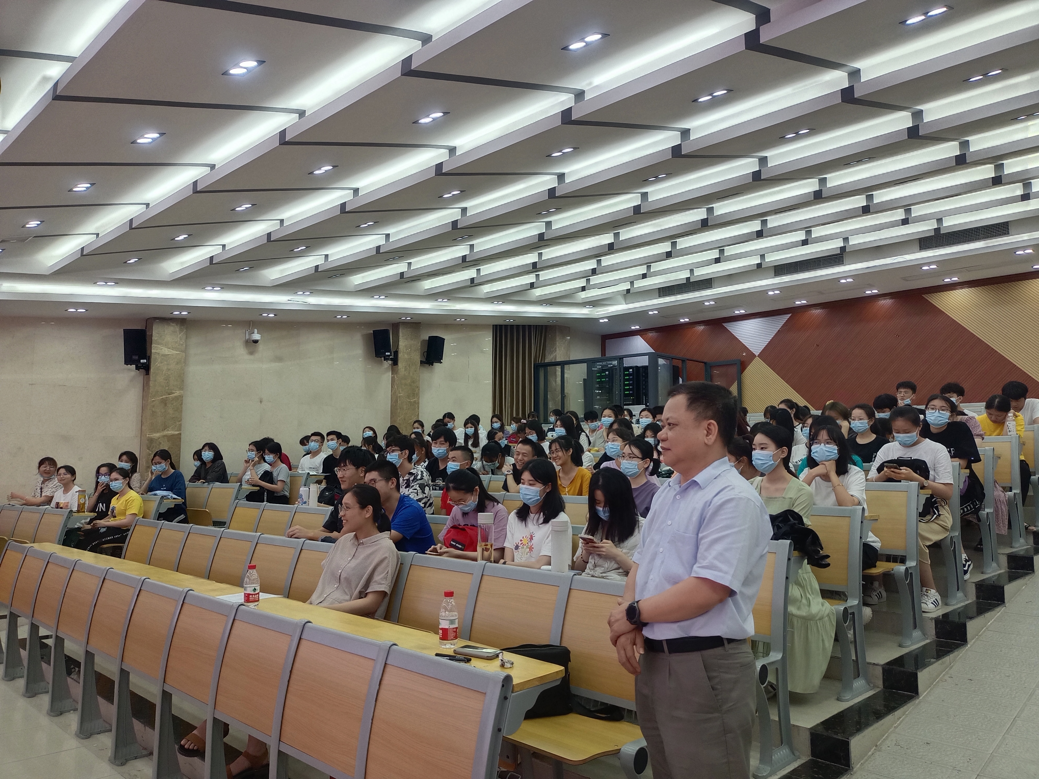 庆祝建党100周年，听老海南人讲红色故事系列之二：中国共产党为什么能