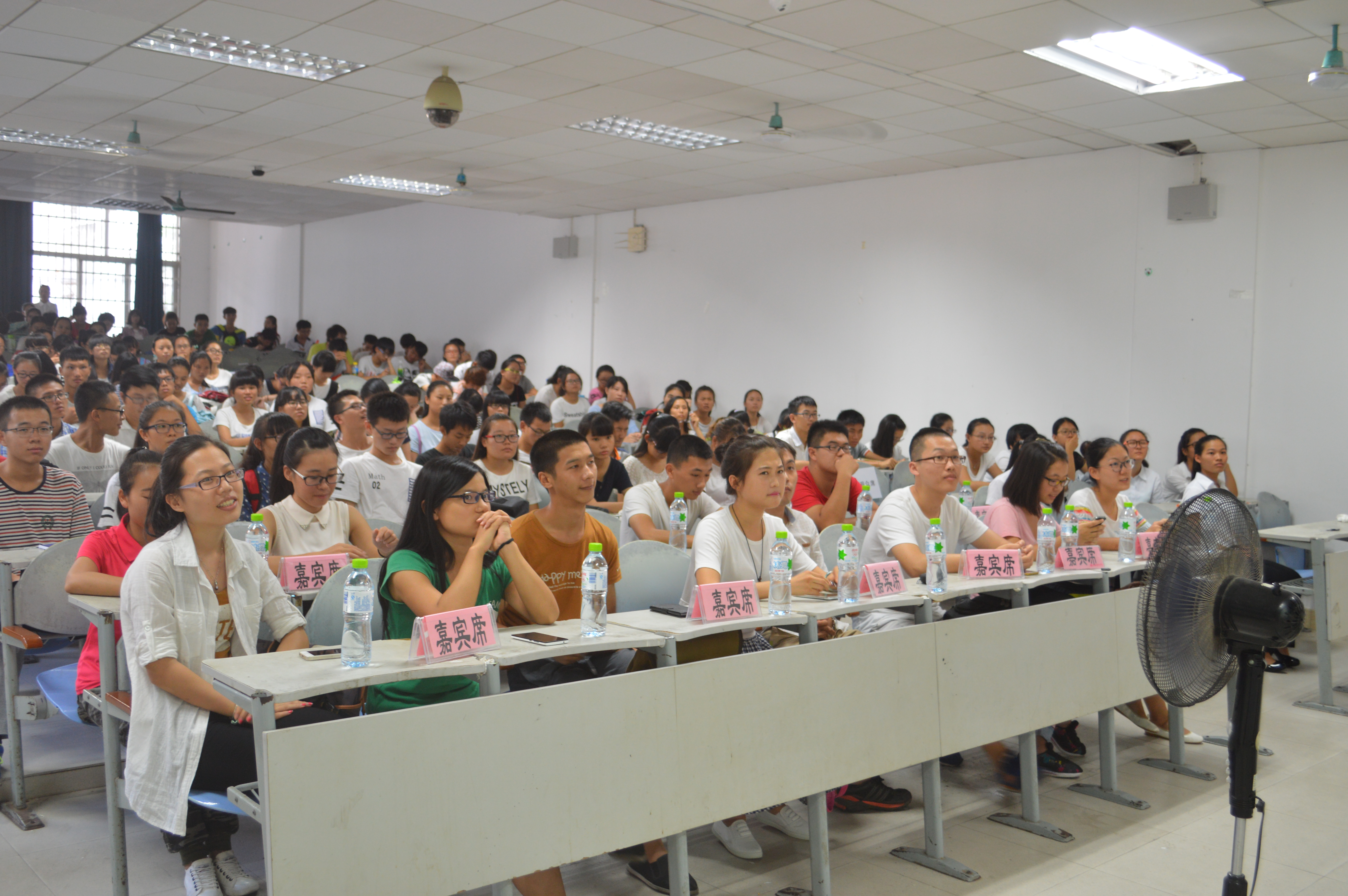 践行良知与善心，温暖弱者和社会——记数学与统计学院青年志愿者交流大会